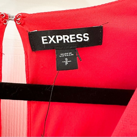 Express Satin Long Sleeve Surplice Fit and Flare Blouson mini Dress Red sz Small - Picture 5 of 8